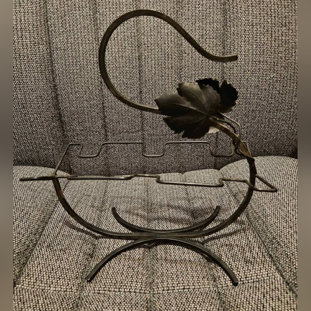 Wrought Iron Metal Duck Swan Holder Rack Bathroom Decor
